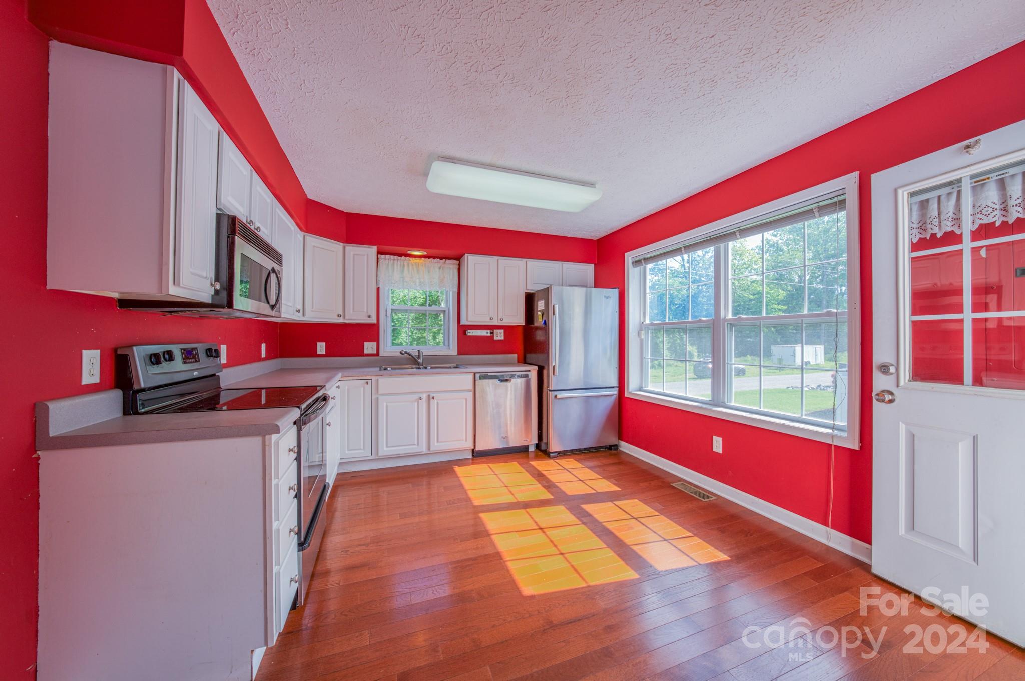 200 Pembrook Road Swannanoa, NC 28778 - Photo 14 of 36 Gallery Image 14