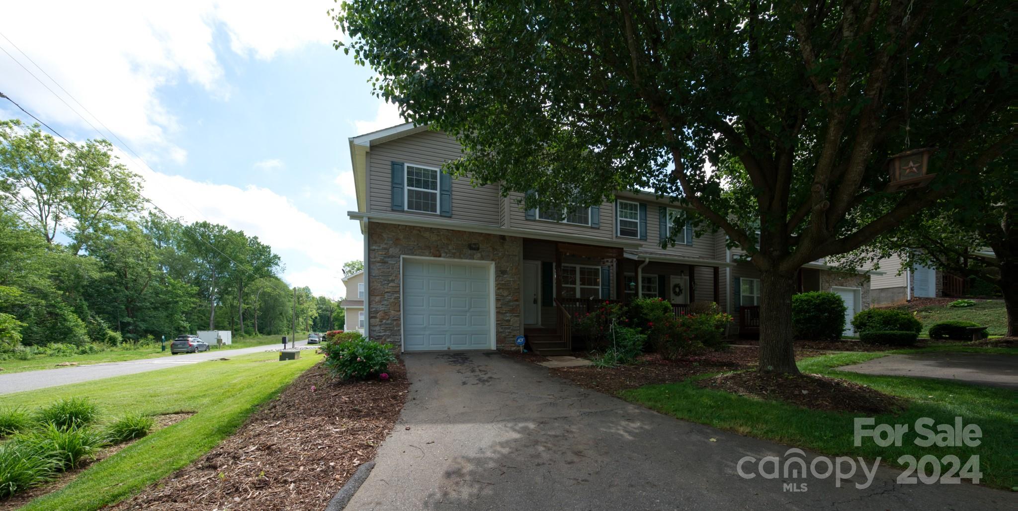 200 Pembrook Road Swannanoa, NC 28778 - Photo 3 of 36 Gallery Image 3