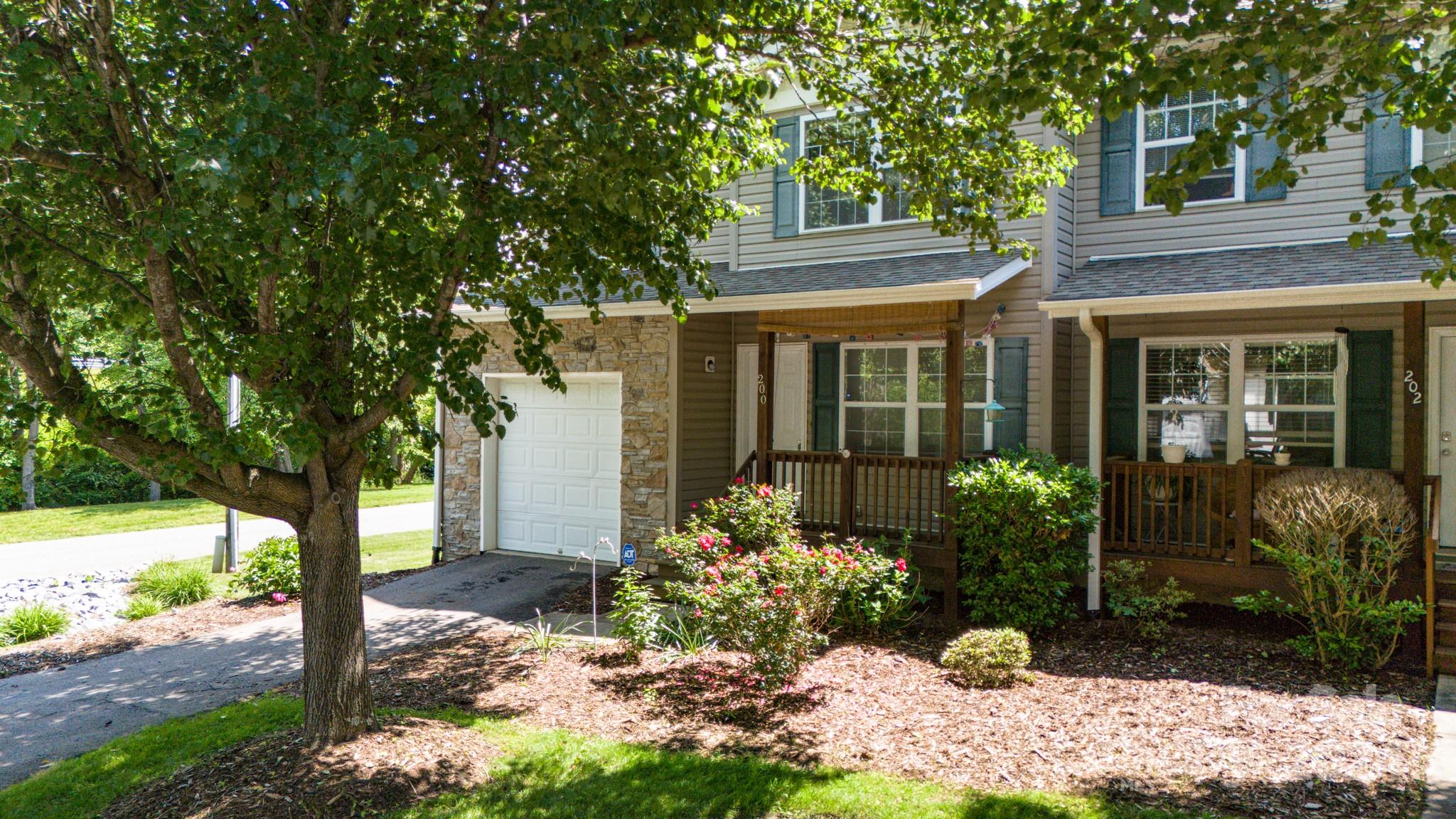 200 Pembrook Road Swannanoa, NC 28778 - Photo 4 of 36 Gallery Image 4