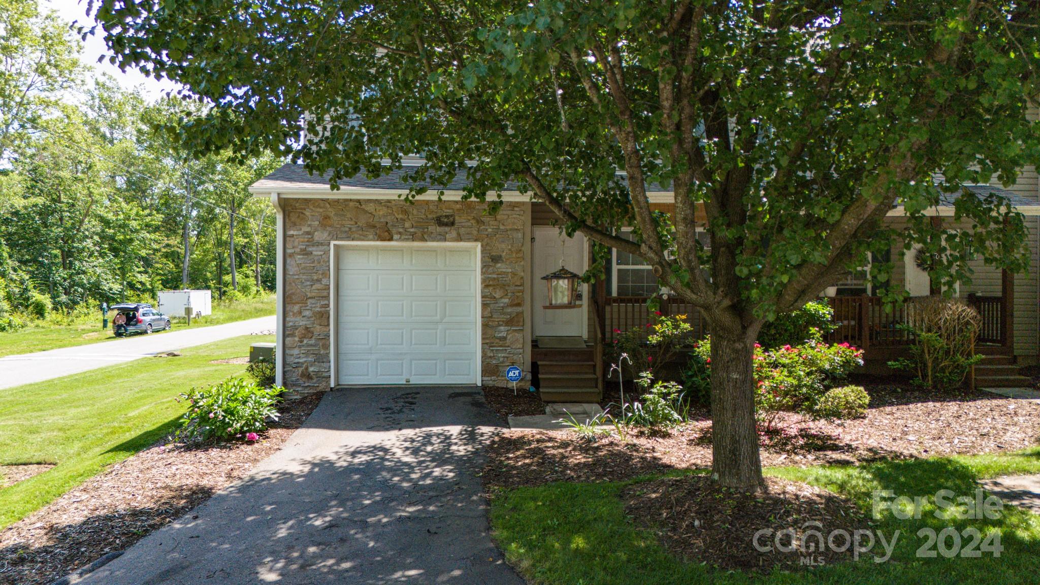 200 Pembrook Road Swannanoa, NC 28778 - Photo 5 of 36 Gallery Image 5