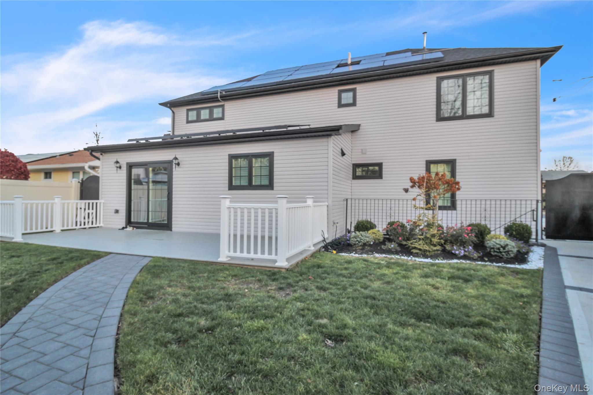 858 Prescott Street Valley Stream, NY 11580 - Photo 4 of 38
