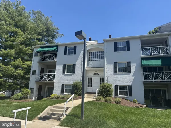 $259,900 | 117 Castletown Road, Unit 301, Lutherville-Timonium, MD 21093