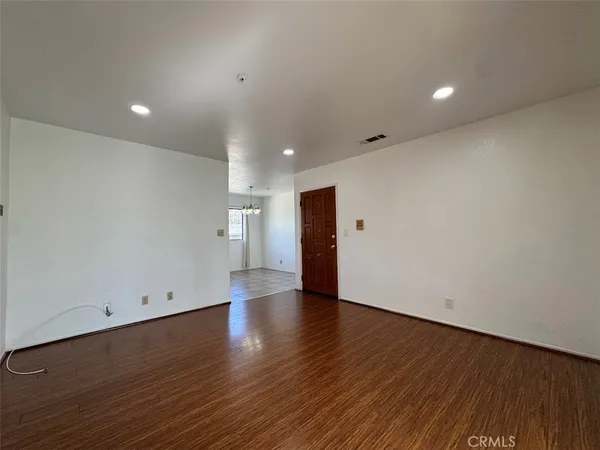 $1,880 | 77 North Holliston Avenue, Pasadena, CA 91106