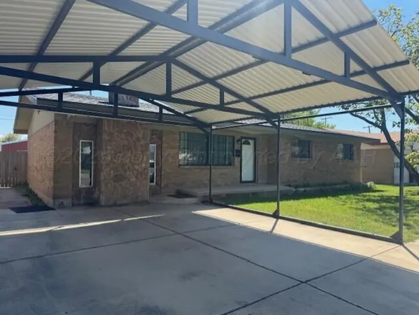 $148,000 | 2121 Colgate Drive, Perryton, TX 79070