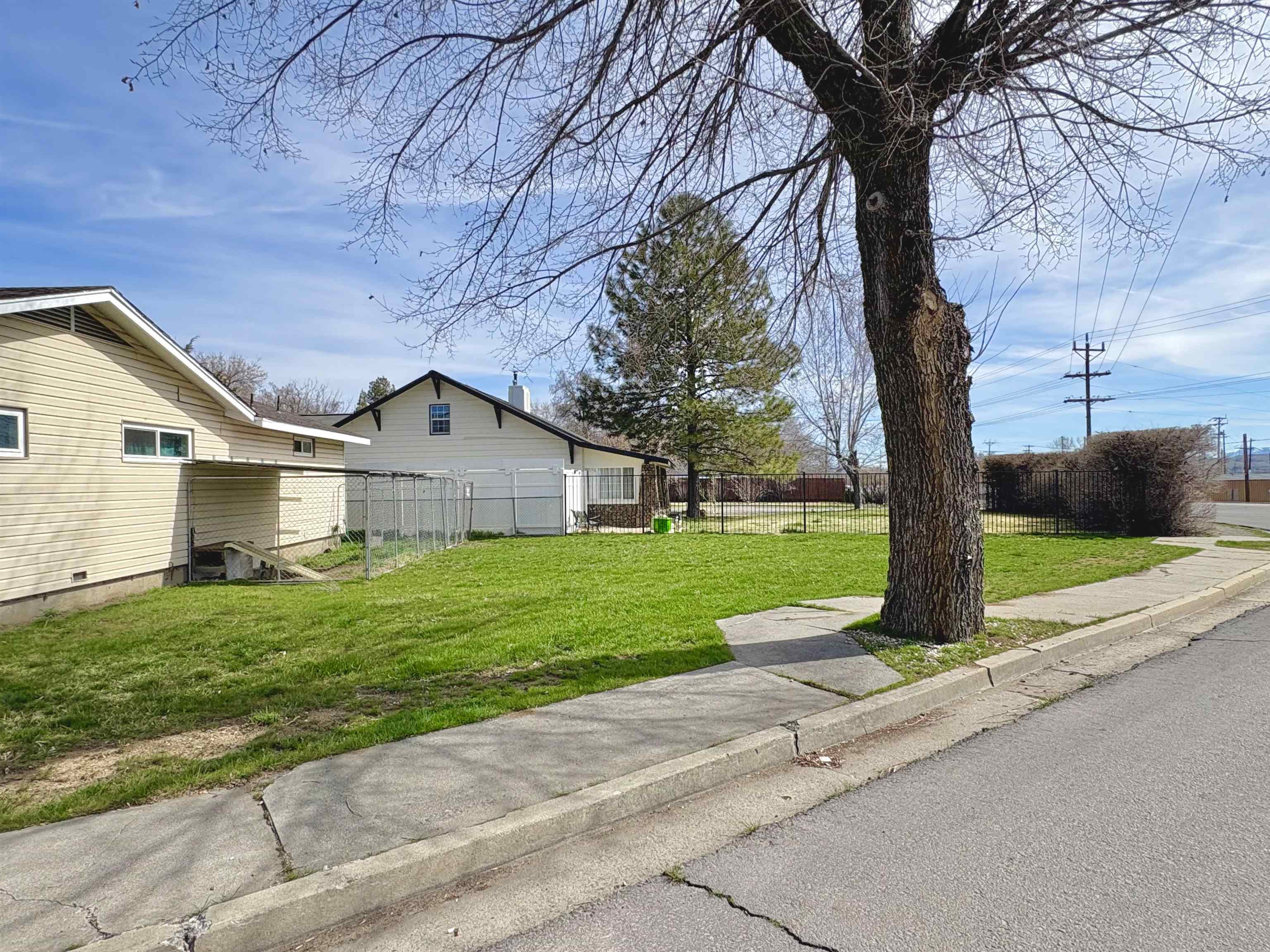 185 South Spring Street Susanville, CA 96130 - Photo 4 of 18