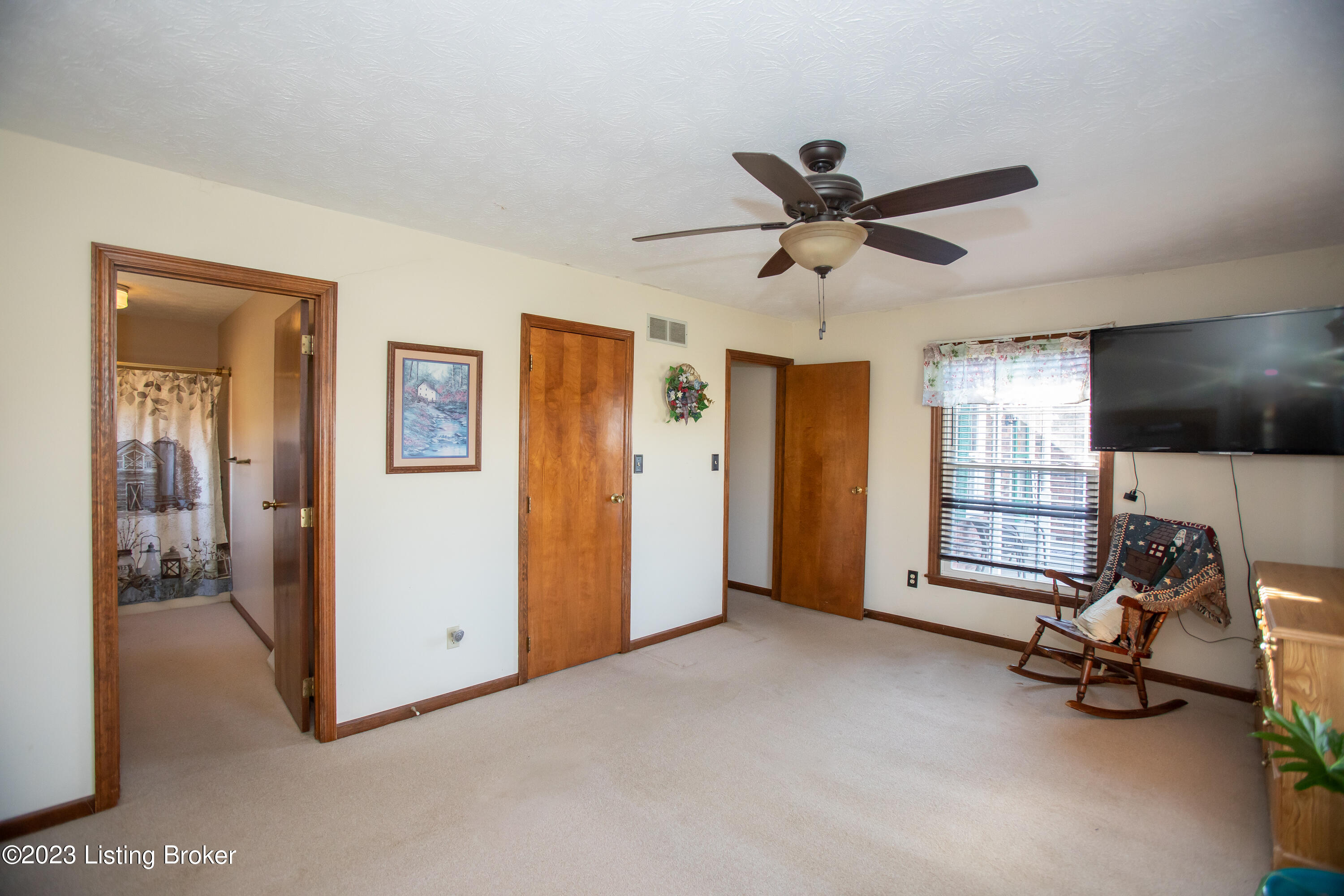 1012 Joyce Ridge Road Milton, KY 40045 - Photo 20 of 42 Primary bedroom w walk-in closet