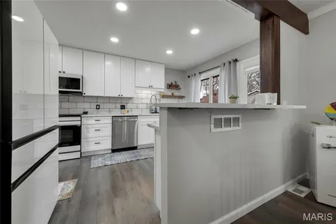 $440,000 | 266 Savoy Drive, Lake St. Louis, MO 63367