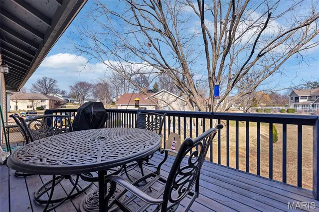 $440,000 | 266 Savoy Drive, Lake St. Louis, MO 63367