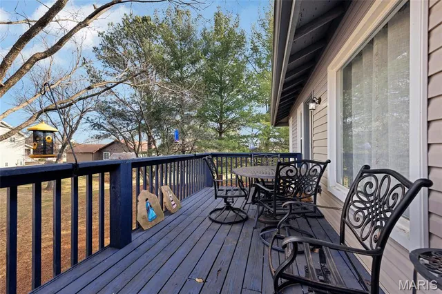 $440,000 | 266 Savoy Drive, Lake St. Louis, MO 63367