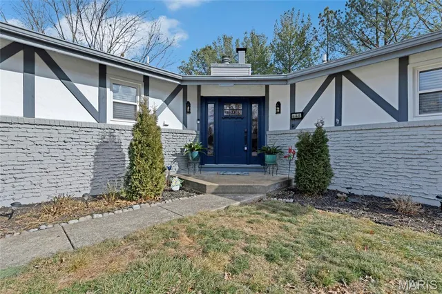 $440,000 | 266 Savoy Drive, Lake St. Louis, MO 63367