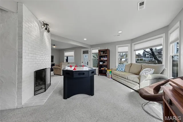 $440,000 | 266 Savoy Drive, Lake St. Louis, MO 63367