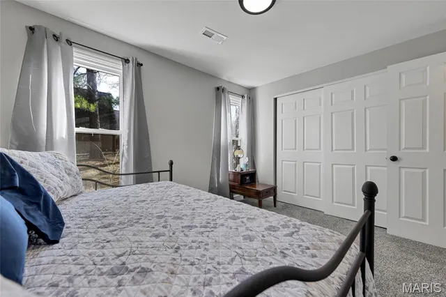 $440,000 | 266 Savoy Drive, Lake St. Louis, MO 63367