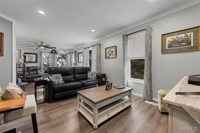 $440,000 | 266 Savoy Drive, Lake St. Louis, MO 63367