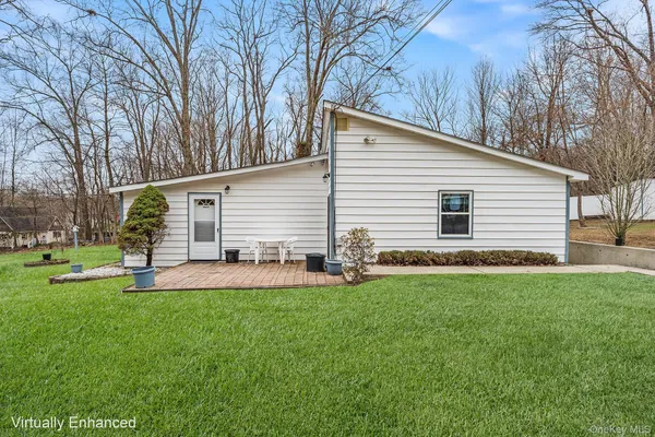 $405,000 | 9 Hill View Drive, New Windsor, NY 12553