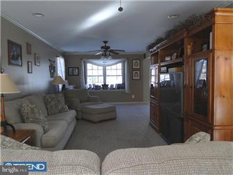 637 Surrey Road Sewell, NJ 08080 - Photo 2 of 11 Great Room