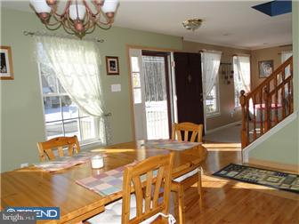 637 Surrey Road Sewell, NJ 08080 - Photo 3 of 11 Dining Room