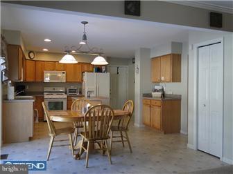 637 Surrey Road Sewell, NJ 08080 - Photo 4 of 11 Kitchen