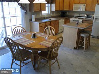 637 Surrey Road Sewell, NJ 08080 - Photo 5 of 11 Breakfast Room