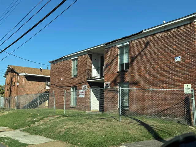 a view of a back yard of the house