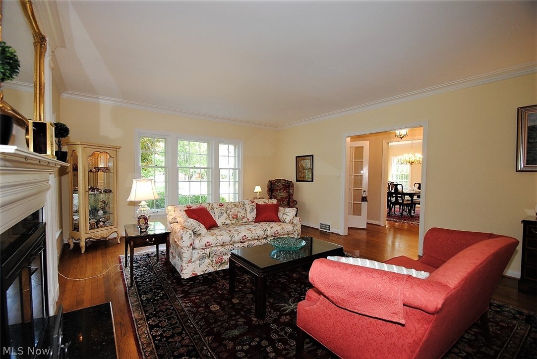 22160 Calverton Road Shaker Heights, OH 44122 - Photo 4 of 30 Gallery Image 4