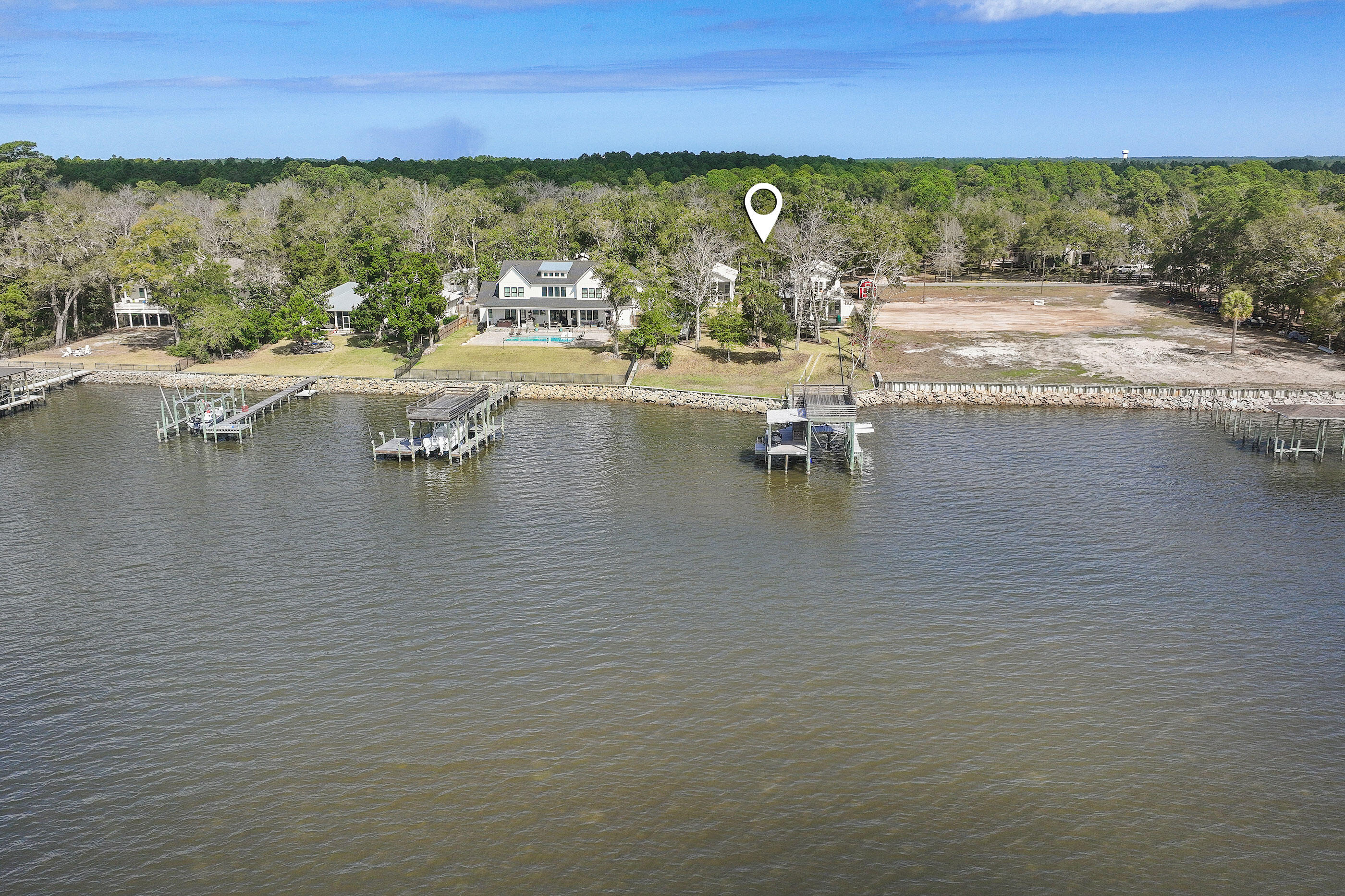 315 Red Barn Road Freeport, FL 32439 - Photo 9 of 63 .
