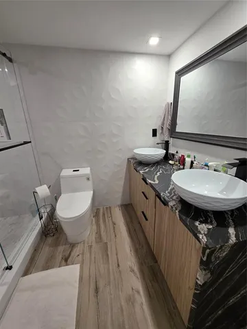 $1,200,000 | 5550 North Ocean Drive, Unit 11C, Singer Island, FL 33404