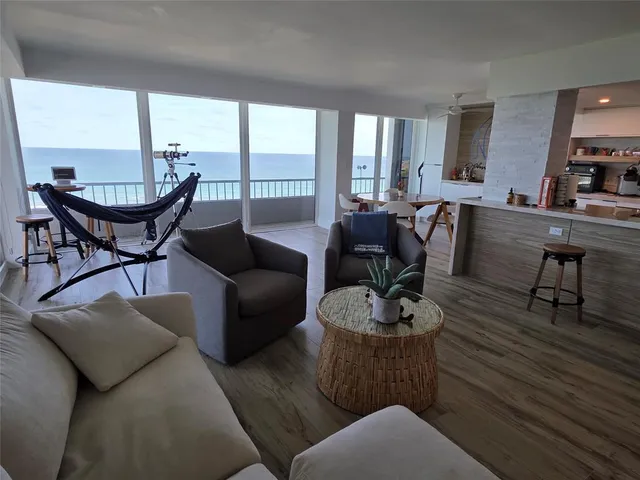 $1,200,000 | 5550 North Ocean Drive, Unit 11C, Singer Island, FL 33404