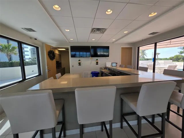 $1,200,000 | 5550 North Ocean Drive, Unit 11C, Singer Island, FL 33404