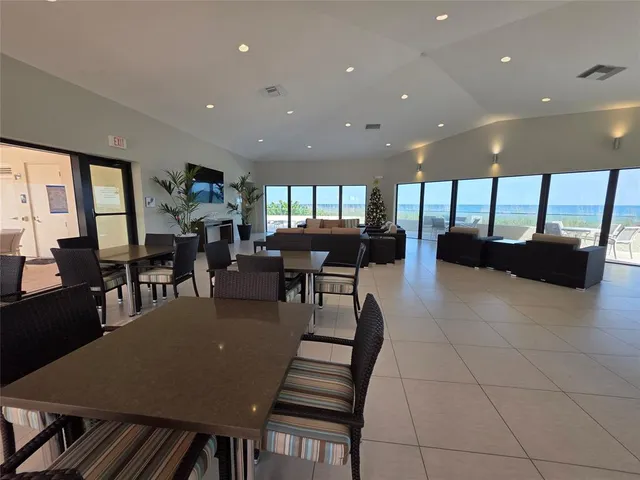 $1,200,000 | 5550 North Ocean Drive, Unit 11C, Singer Island, FL 33404