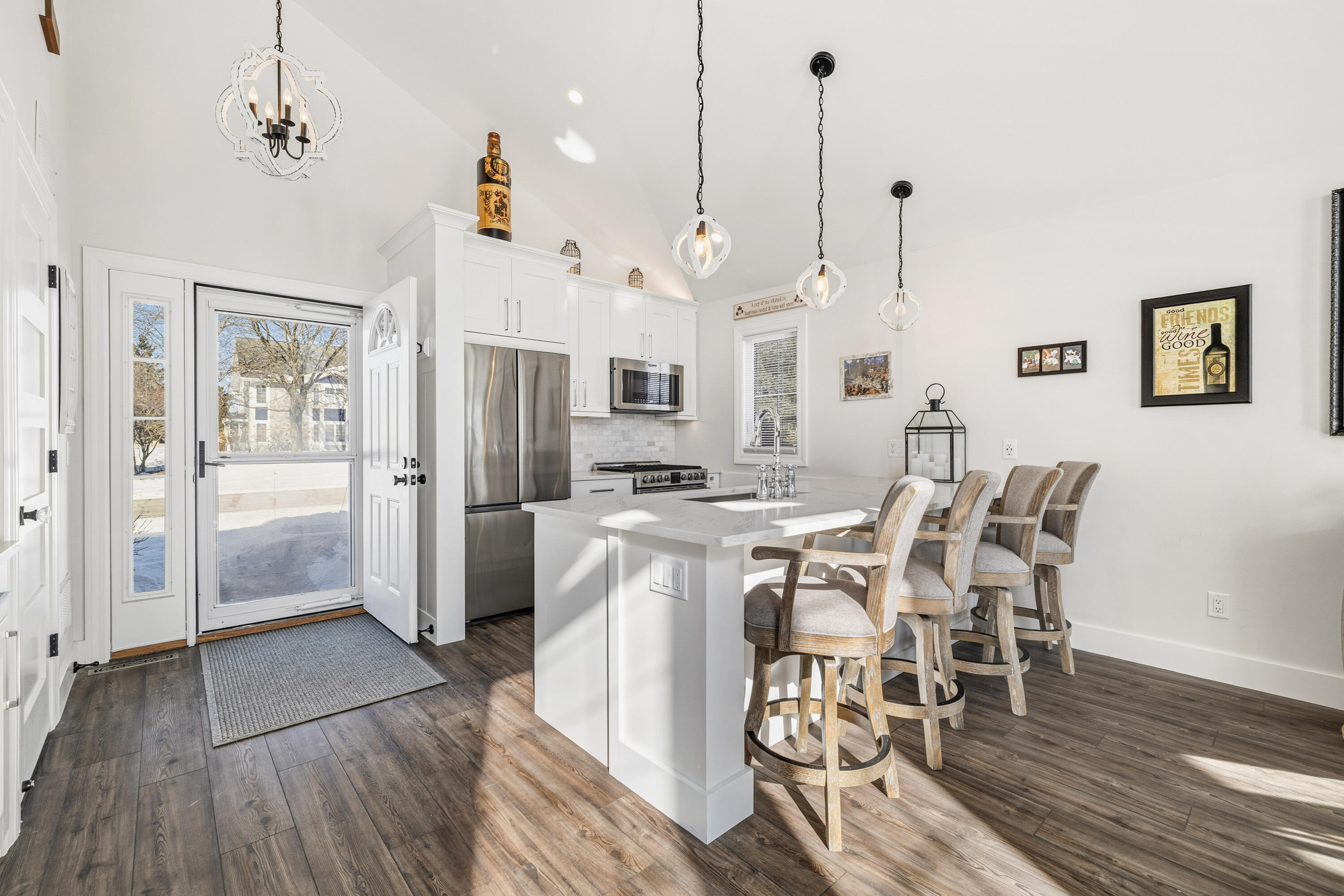 1790 Cottage Drive, Unit 701 Geneva, WI 53147 - Photo 4 of 16 9-08