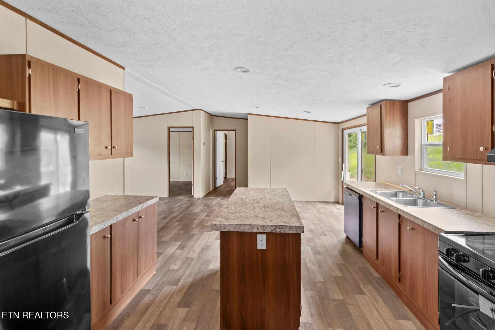 591 Freeman Avenue Newport, TN 37821 - Photo 7 of 23 591 9