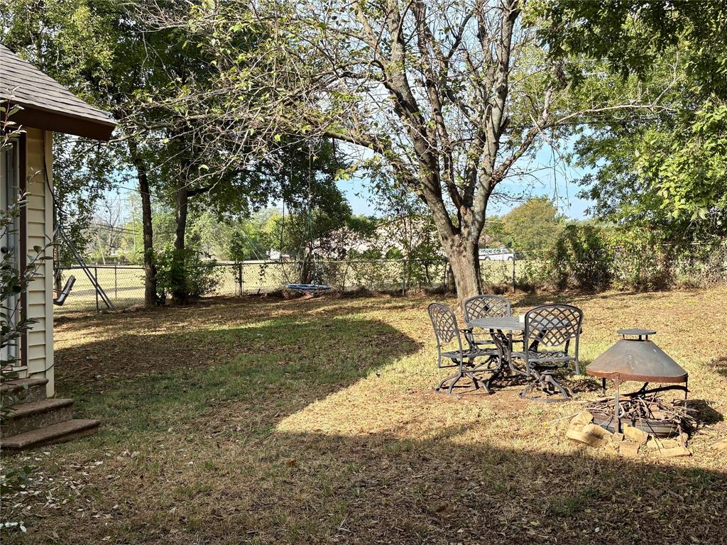 705 North Derby Avenue Denison, TX 75020 - Photo 4 of 14 Gallery Image 4