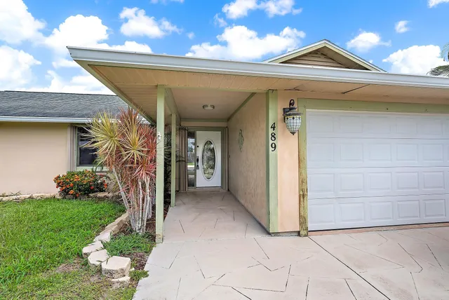 $3,000 | 489 Southeast Evergreen Terrace, Port St. Lucie, FL 34983