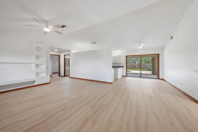 $3,000 | 489 Southeast Evergreen Terrace, Port St. Lucie, FL 34983