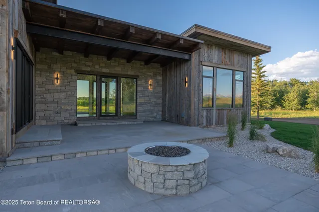 $1,975,000 | 9731 Buck Town Boulevard, Tetonia, ID 83452