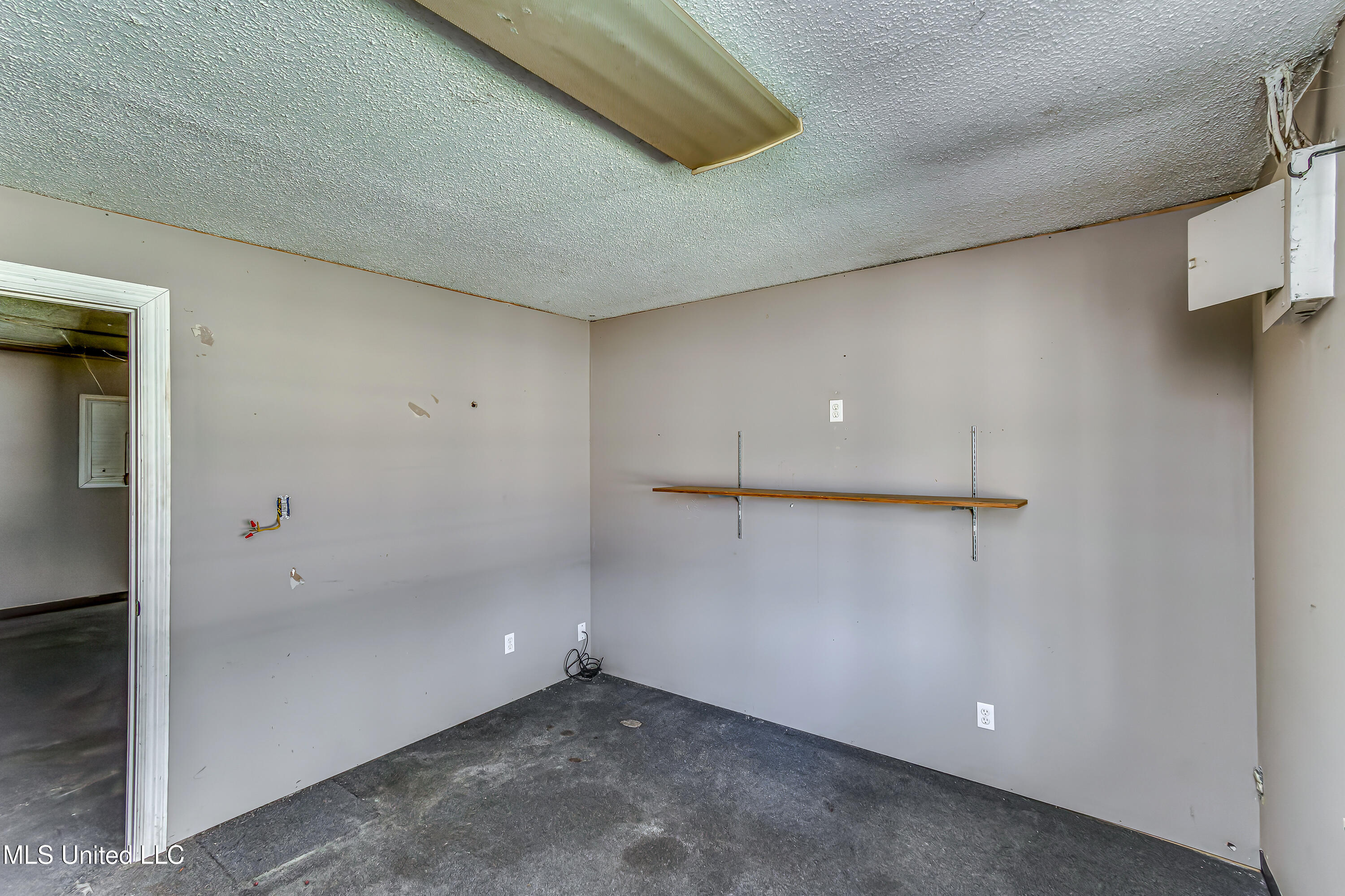 1403 Old Lake Road Brandon, MS 39042 - Photo 19 of 21 1403 Old Lake Rd-28