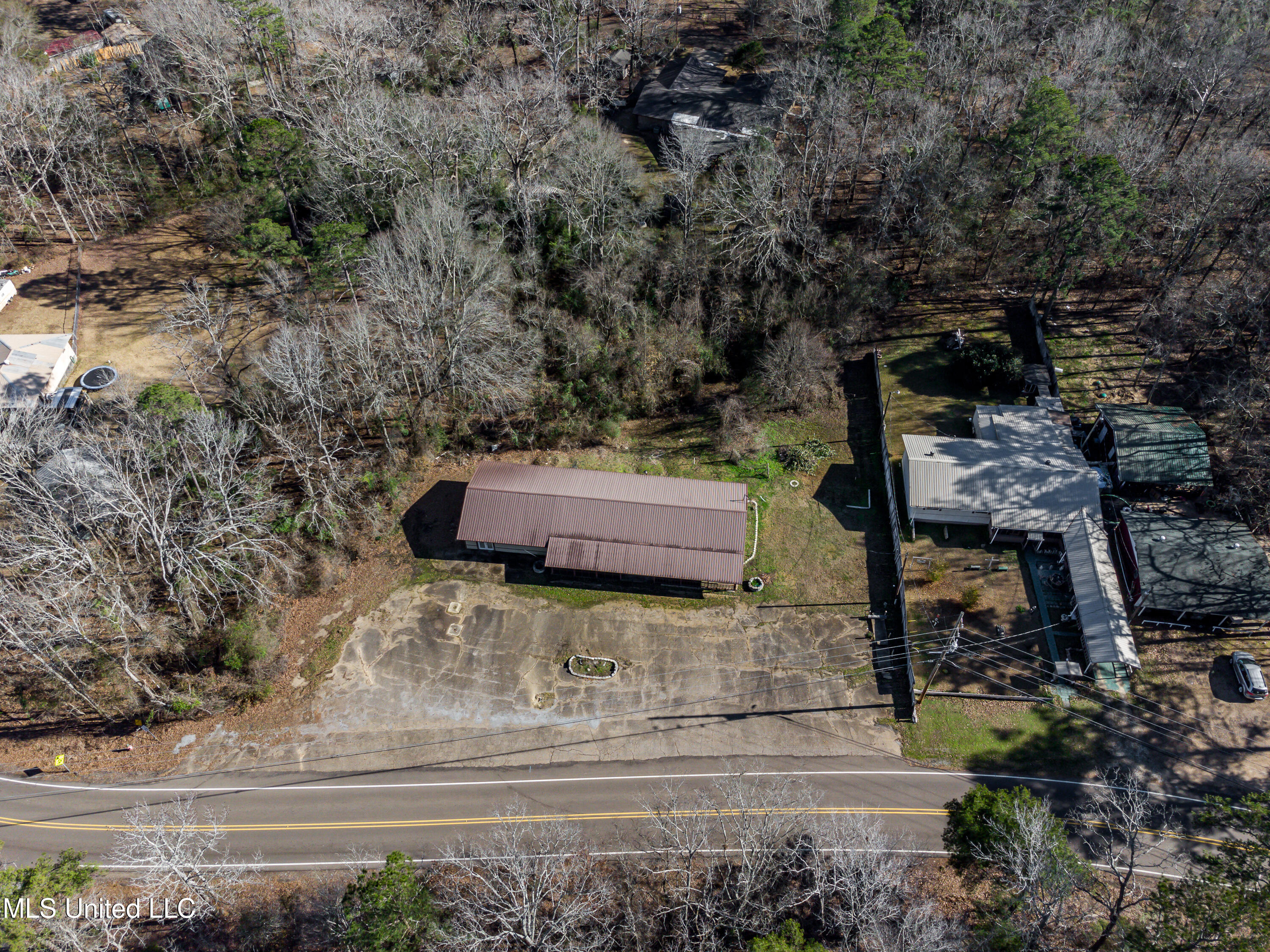 1403 Old Lake Road Brandon, MS 39042 - Photo 4 of 21 1403 Old Lake Rd drone-12