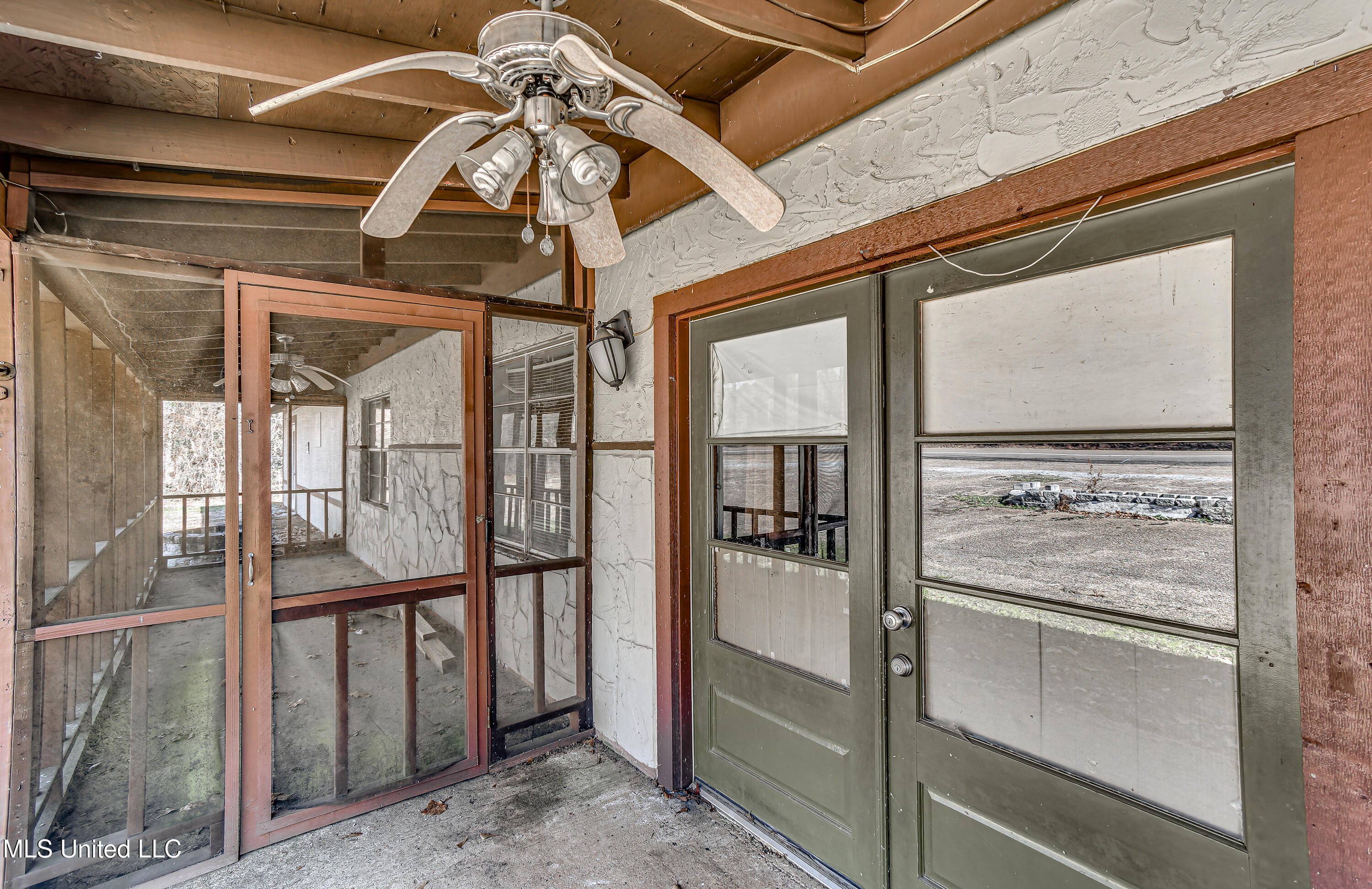 1403 Old Lake Road Brandon, MS 39042 - Photo 7 of 21 1403 Old Lake Rd-4