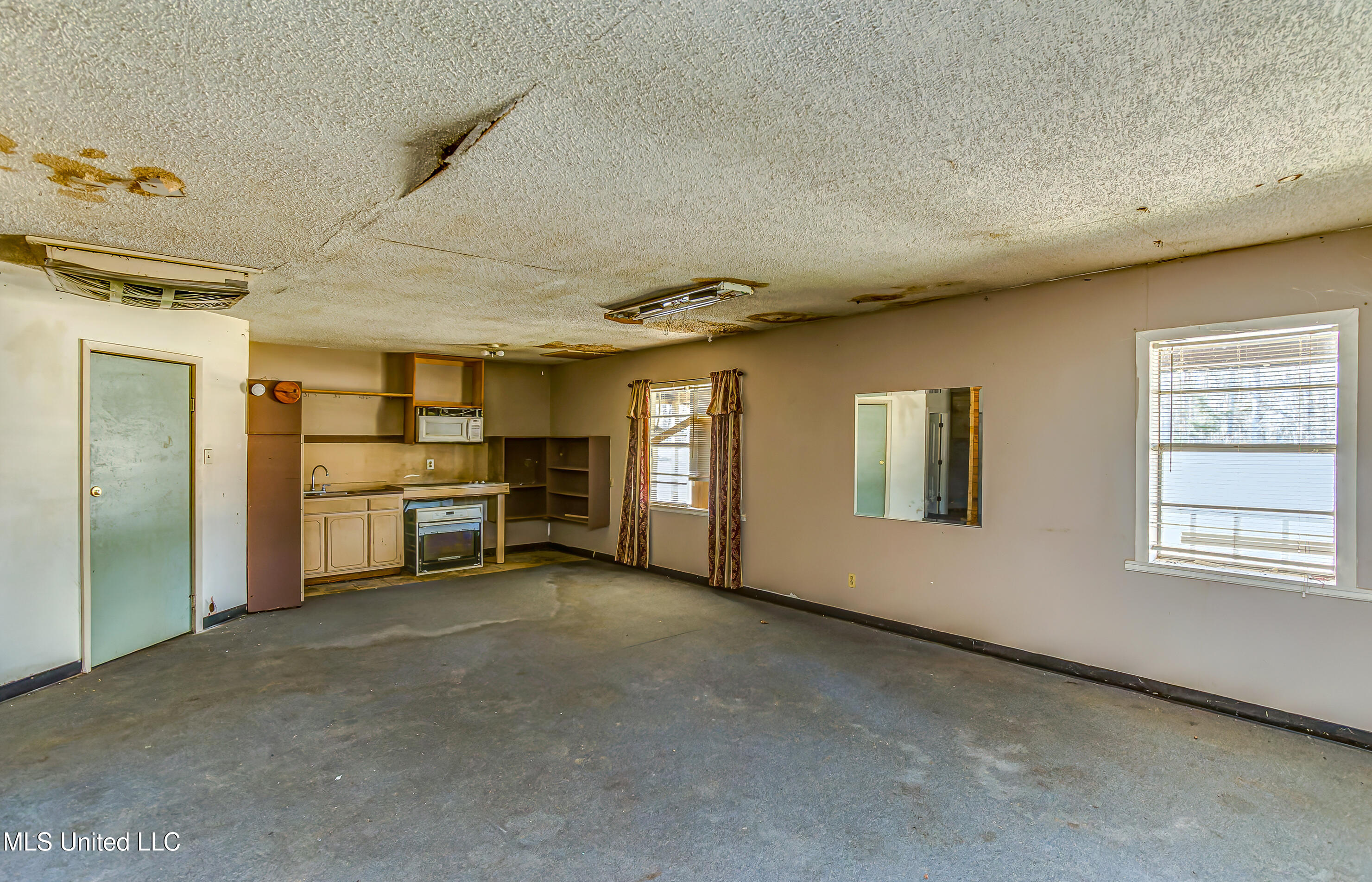 1403 Old Lake Road Brandon, MS 39042 - Photo 10 of 21 1403 Old Lake Rd-13