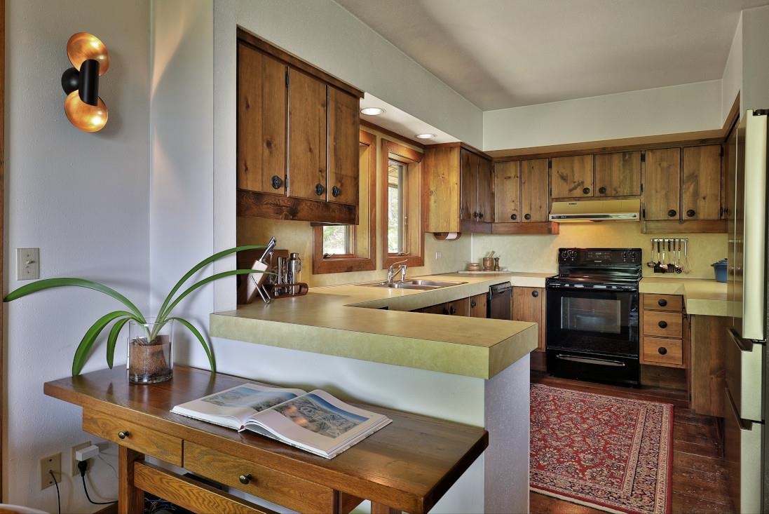 235 Upper Sparrow Hawk Road Rochester, VT 05767 - Photo 14 of 40