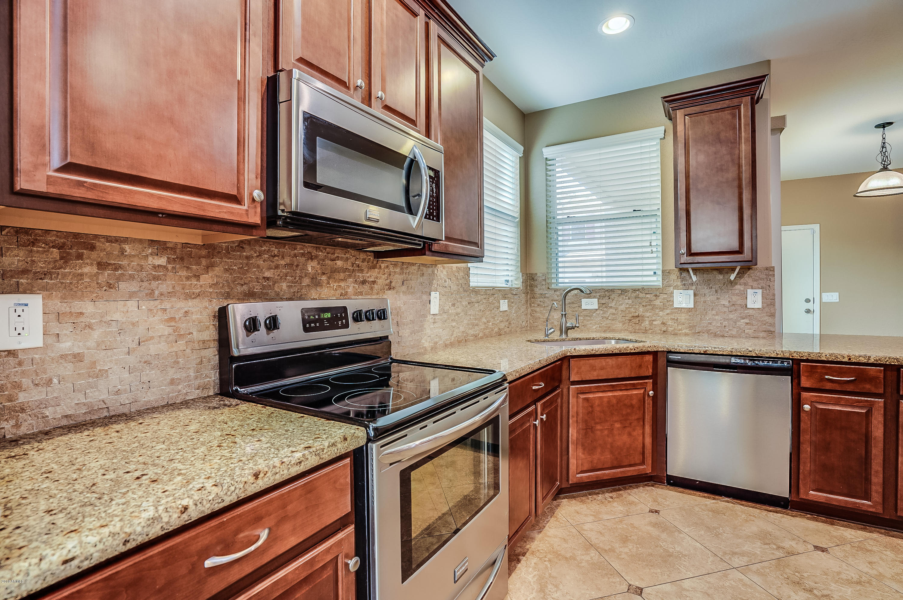 850 South Henry Lane Gilbert, AZ 85296 - Photo 12 of 55 Kitchen