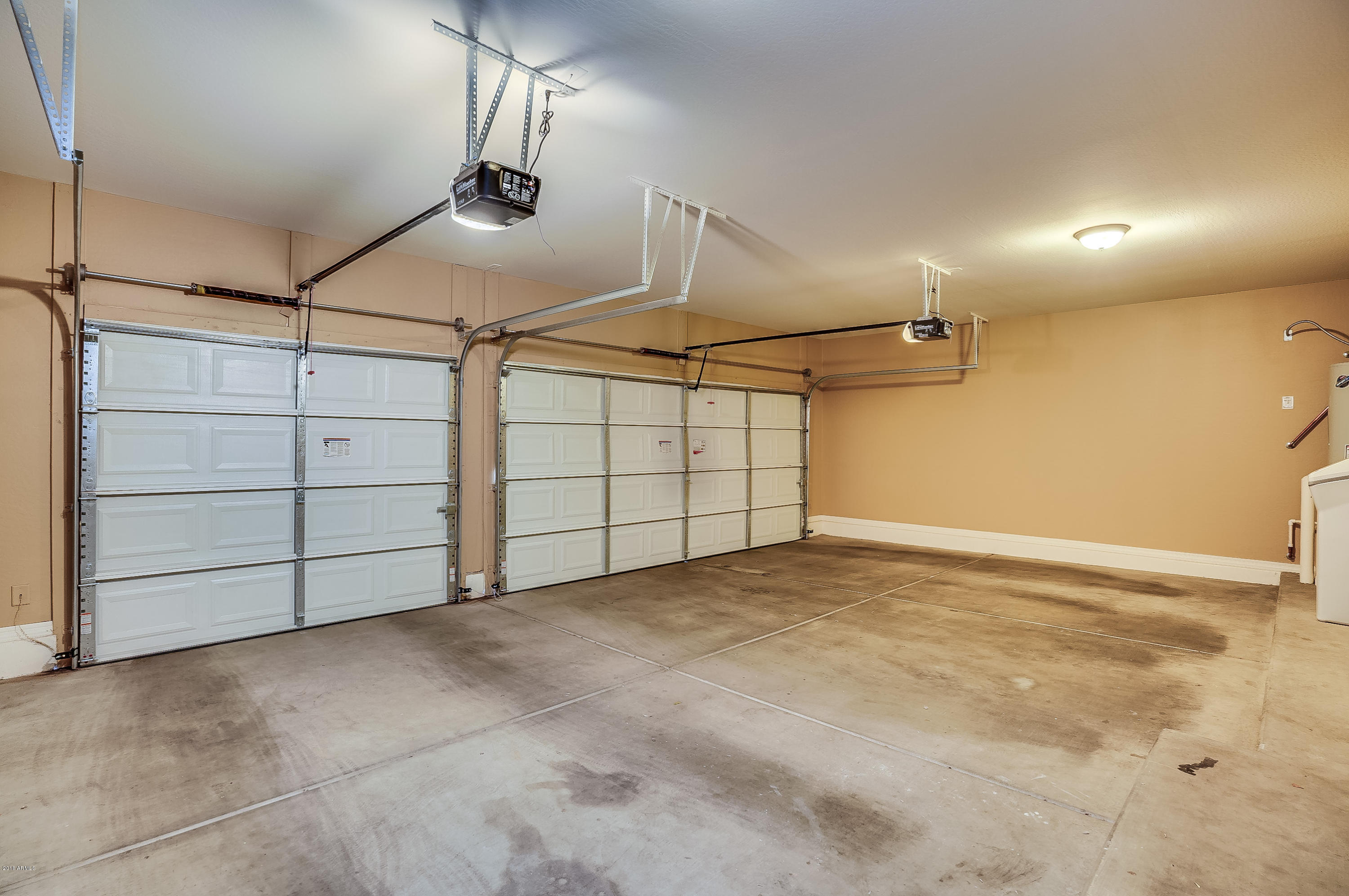 850 South Henry Lane Gilbert, AZ 85296 - Photo 42 of 55 Garage