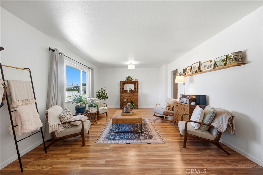 8755 Delano Drive Riverside, CA 92503 - Photo 6 of 42