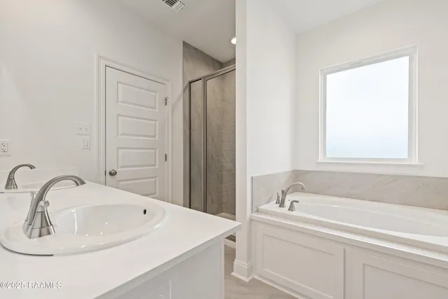 $292,500 | 208 Long Creek Lane, Scott, LA 70583