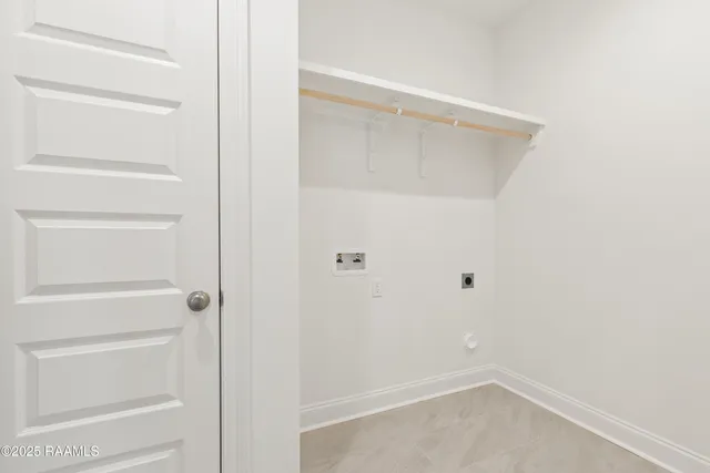 $292,500 | 208 Long Creek Lane, Scott, LA 70583