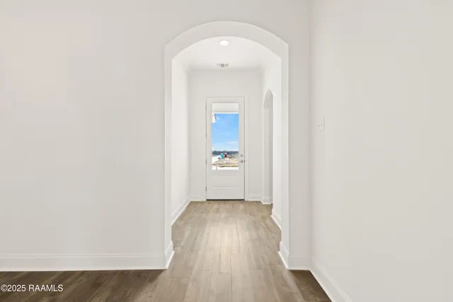 $292,500 | 208 Long Creek Lane, Scott, LA 70583