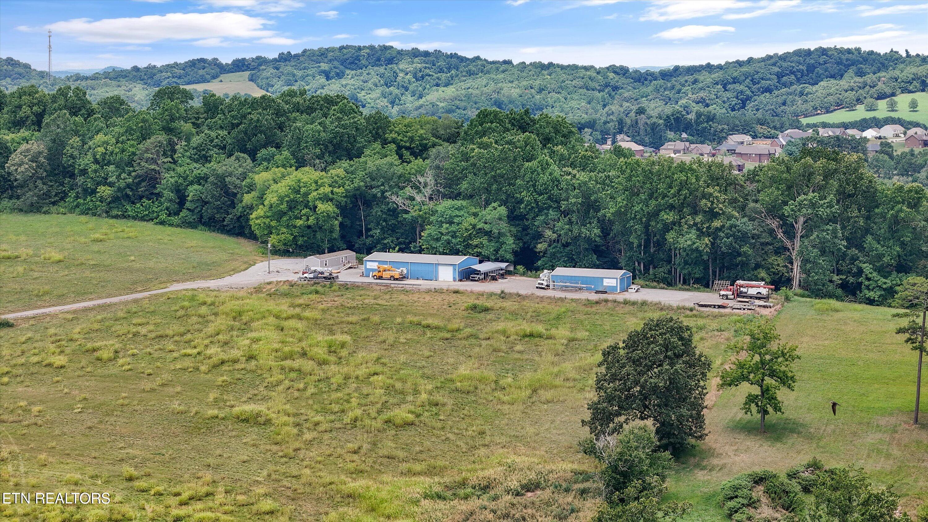 2522 Grey Ridge Road Maryville, TN 37801 - Photo 29 of 33 Buildings