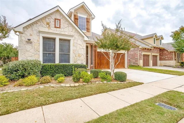 $2,800 | 2210 Eagles Nest Drive, Euless, TX 76039