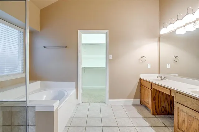 $2,800 | 2210 Eagles Nest Drive, Euless, TX 76039