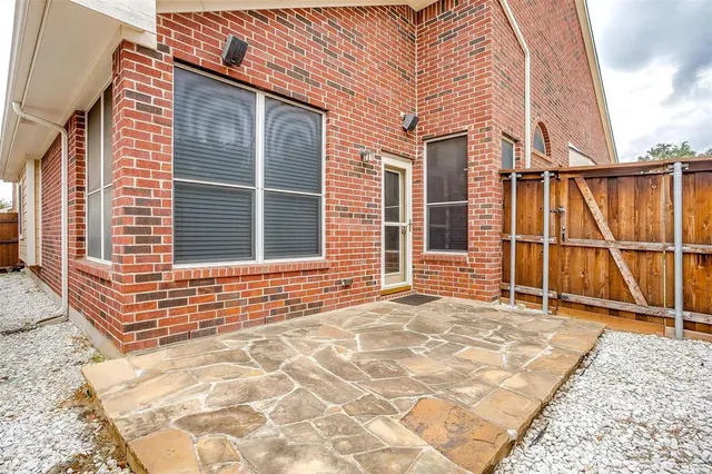 $2,800 | 2210 Eagles Nest Drive, Euless, TX 76039